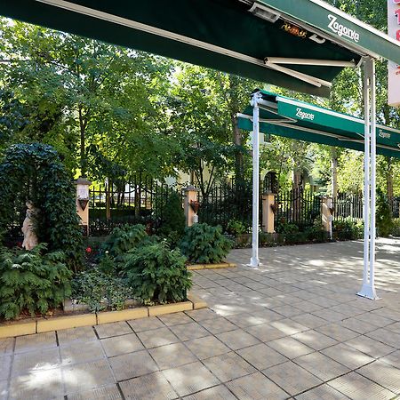 Acropolis Hotel Pazardzsik Kültér fotó