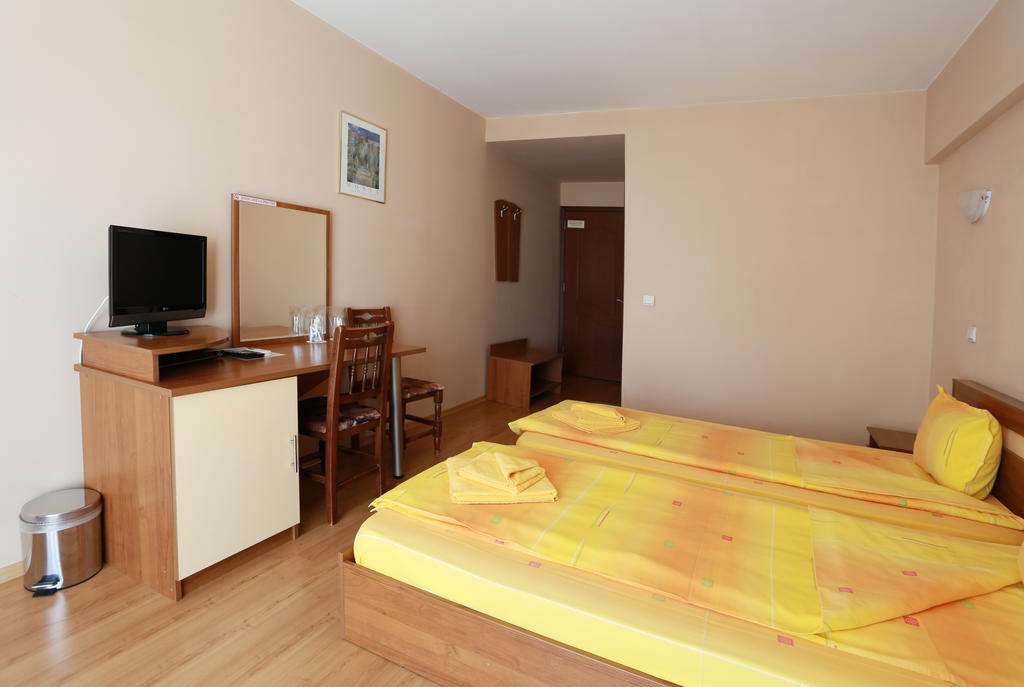 Acropolis Hotel Pazardzsik Szoba fotó