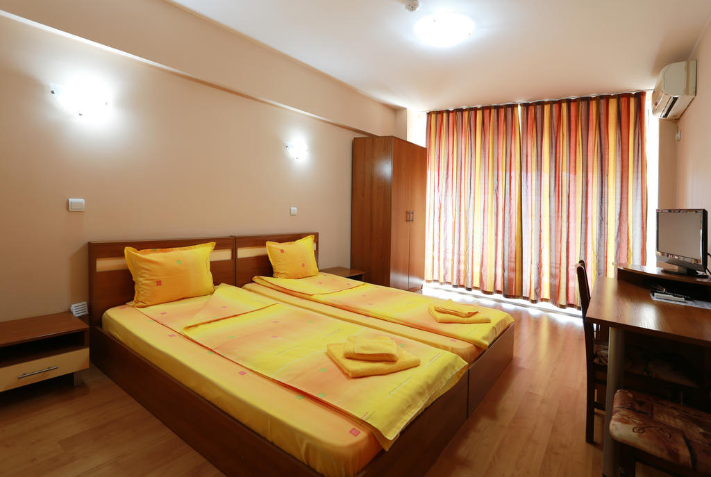 Acropolis Hotel Pazardzsik Szoba fotó
