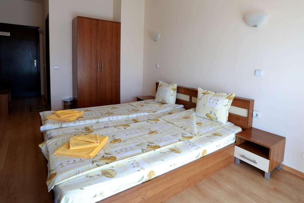 Acropolis Hotel Pazardzsik Szoba fotó
